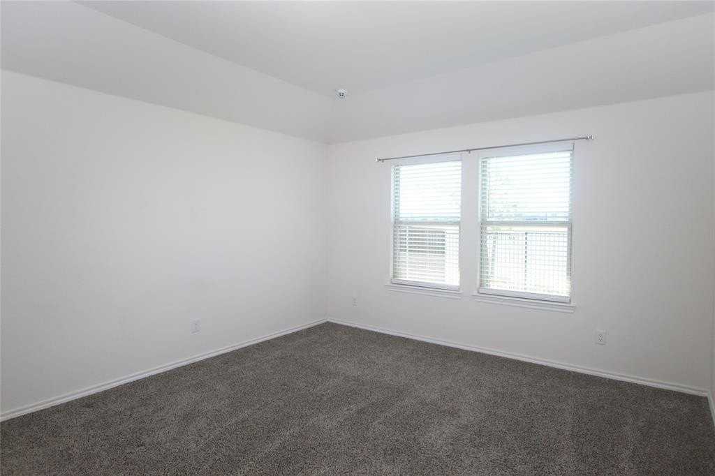 11217 W Pond Drive - Photo 3 of 12