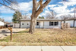 926 Powell Rd - Photo 1 of 1