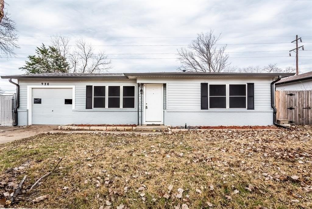 926 Powell Rd - Photo 2 of 16