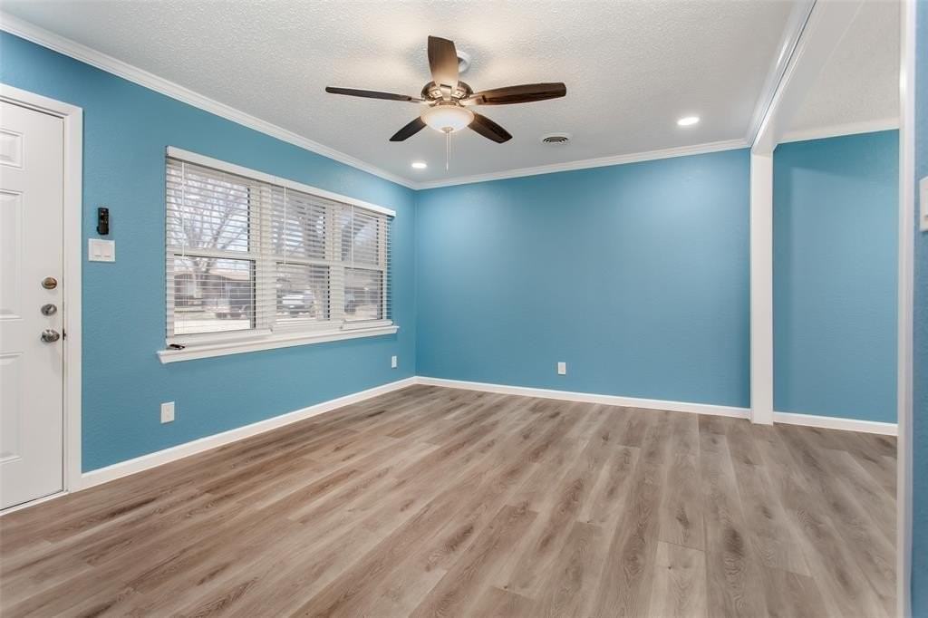 926 Powell Rd - Photo 6 of 16