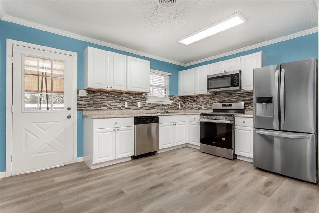 926 Powell Rd - Photo 7 of 16