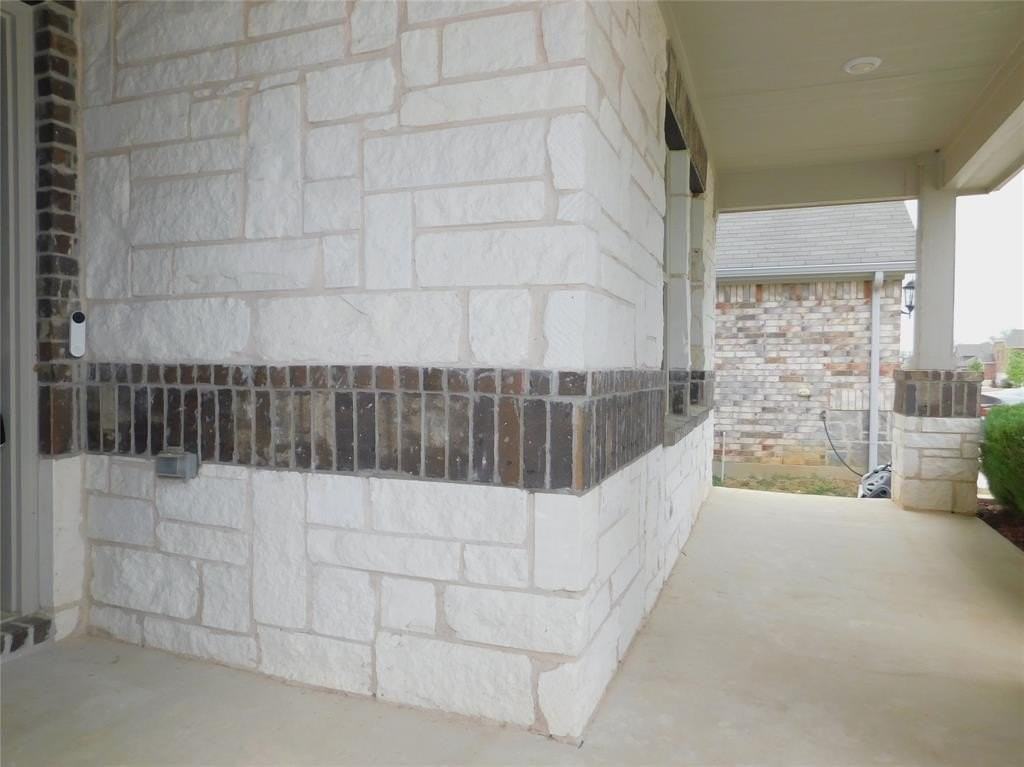 229 Briarwood Ln - Photo 4 of 31