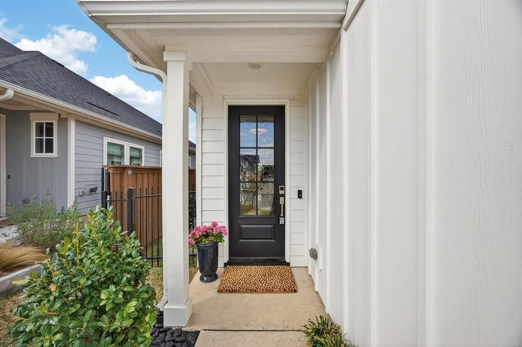 3944 Grayson Ln - Photo 4 of 28