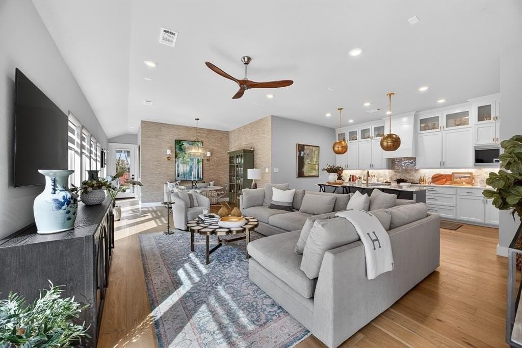 3944 Grayson Ln - Photo 6 of 28