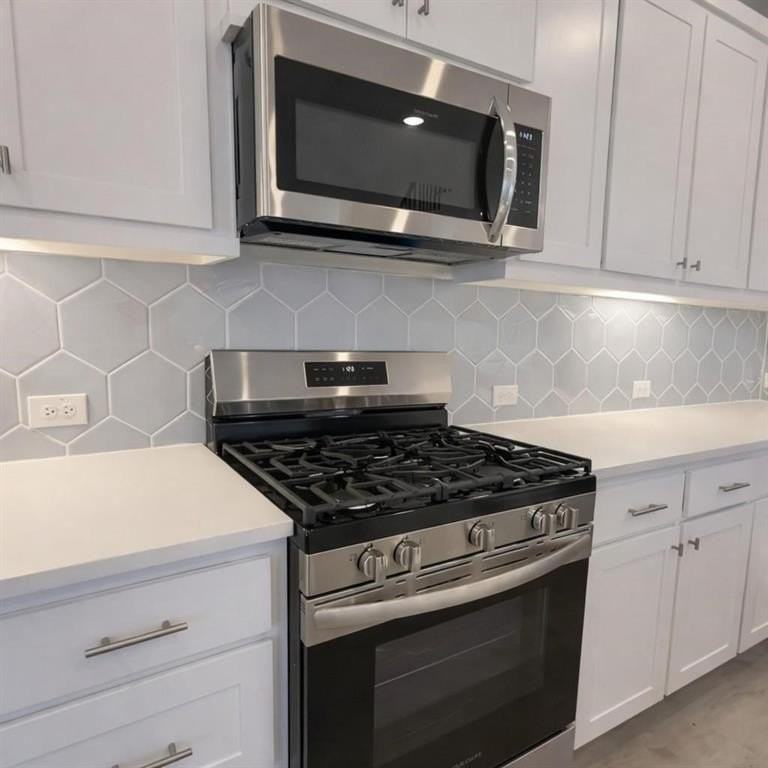 8861 Scarp Hill Ln - Photo 4 of 21