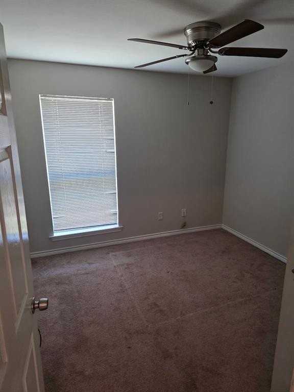 512 Harris St - Photo 7 of 11