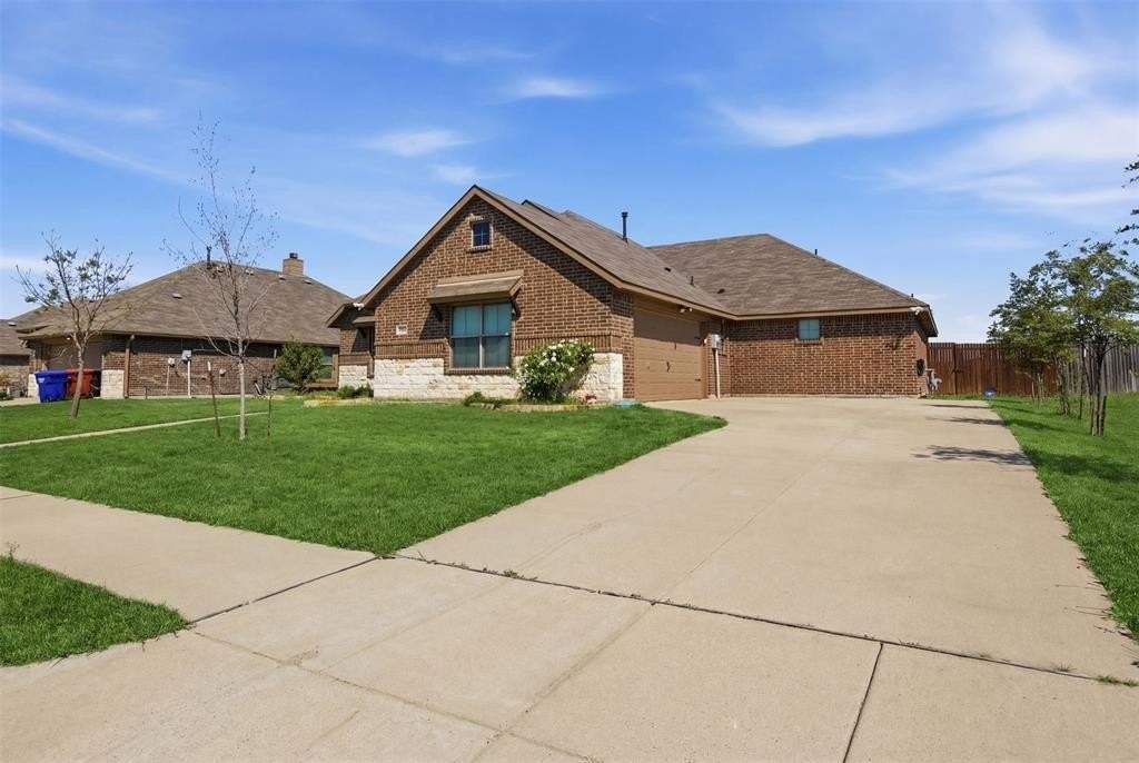 717 Long Prairie Dr - Photo 2 of 27