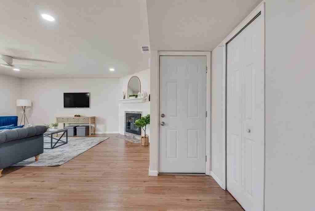 5317 Rutledge Ct - Photo 6 of 31