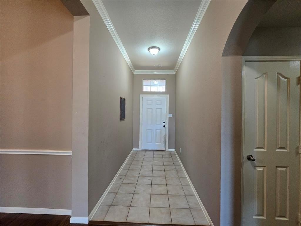 4100 Wildbriar Ln - Photo 4 of 30