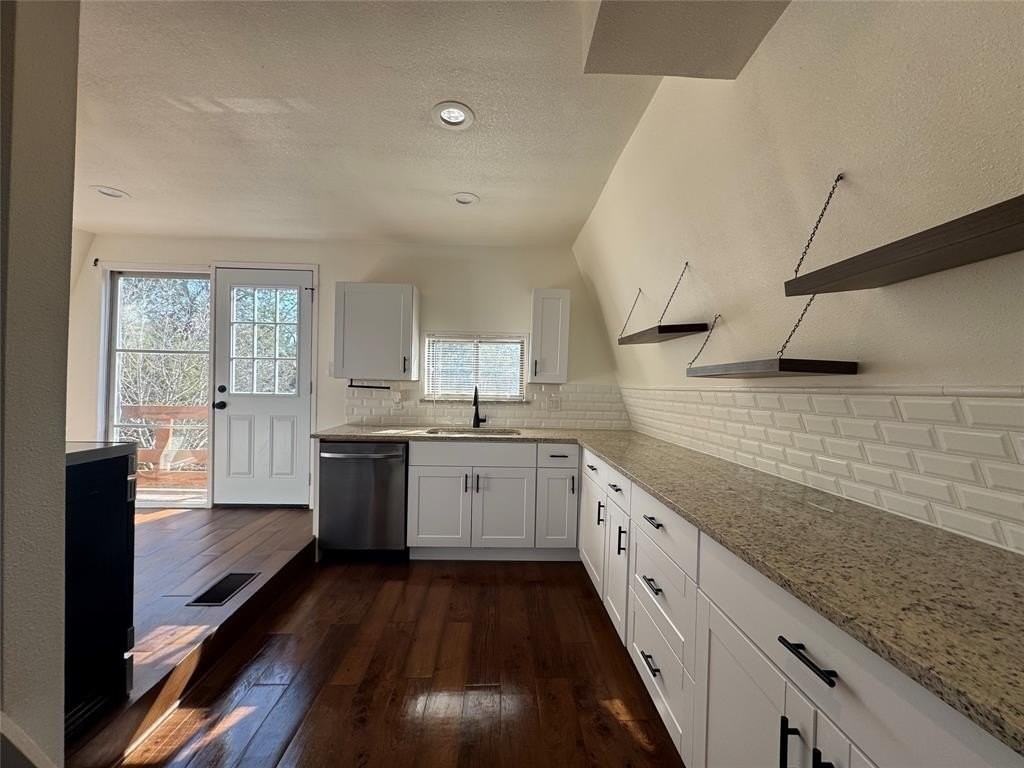 1129 Scenic Dr - Photo 5 of 17