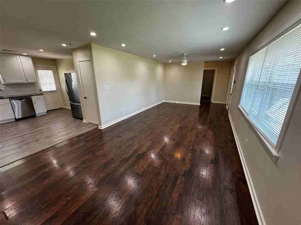 923 Green Castle Dr - Photo 3 of 23