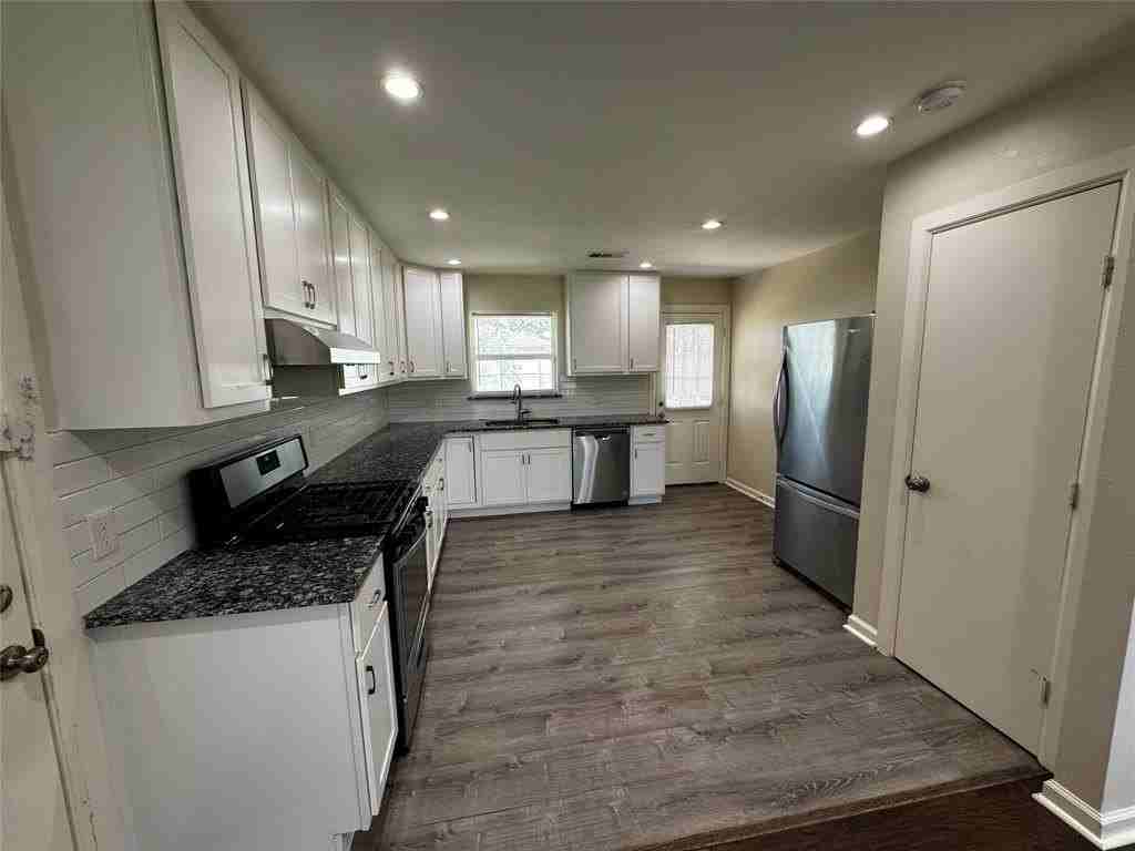 923 Green Castle Dr - Photo 4 of 23