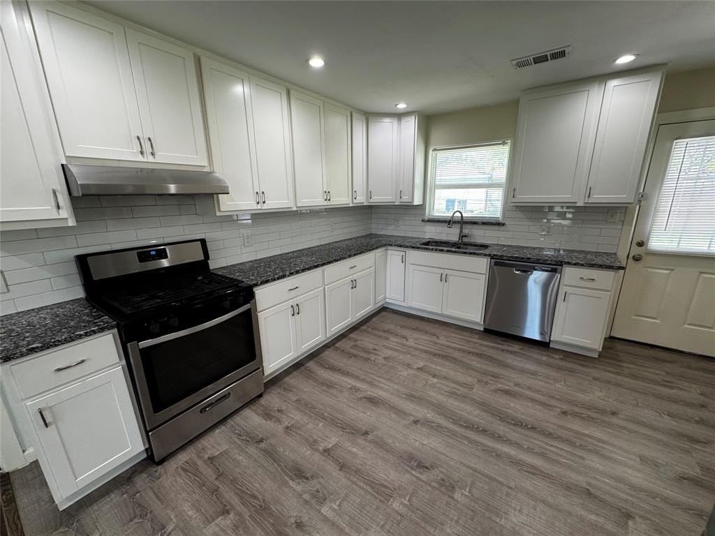 923 Green Castle Dr - Photo 5 of 23