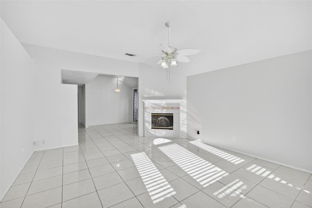 7016 Snowivy Ct - Photo 4 of 23