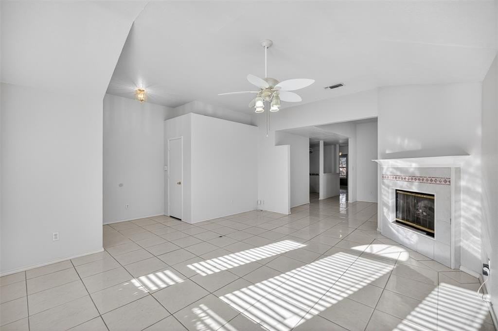 7016 Snowivy Ct - Photo 5 of 23