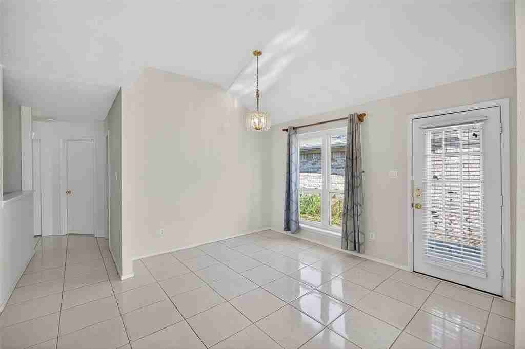 7016 Snowivy Ct - Photo 6 of 23