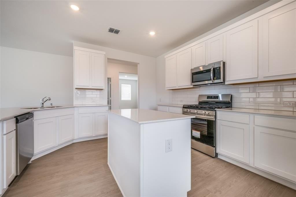 439 Ridge Dr - Photo 4 of 25