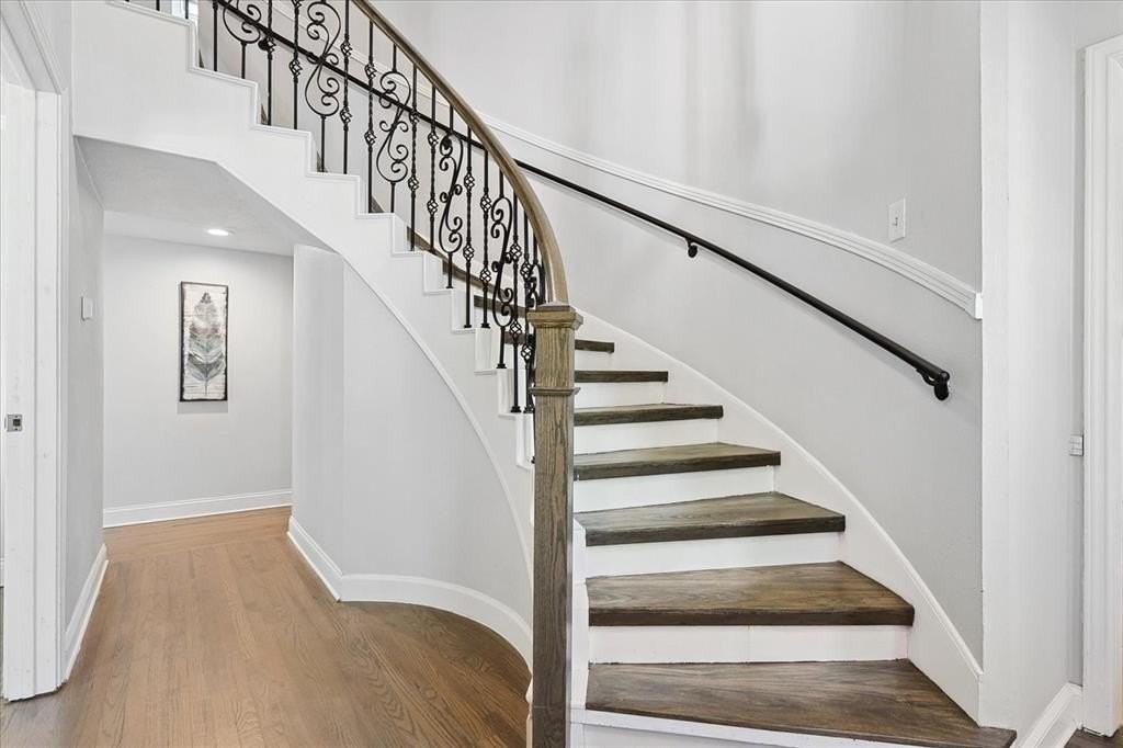 3608 Courtdale Dr - Photo 7 of 40