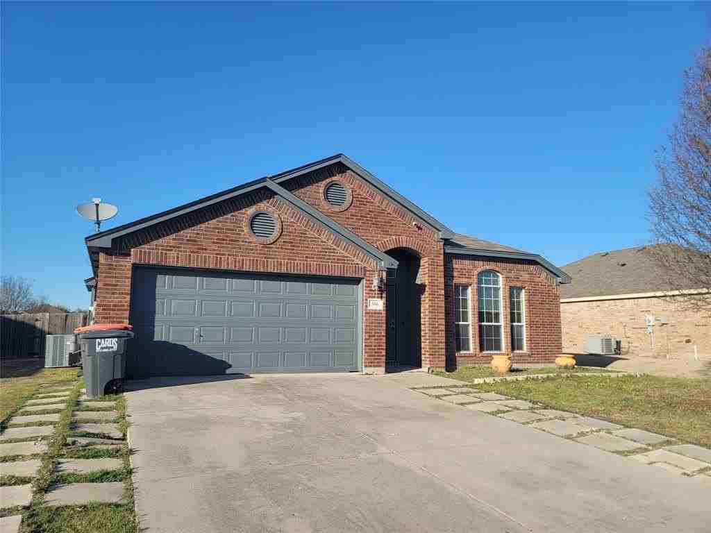 306 Charleston Dr - Photo 3 of 23