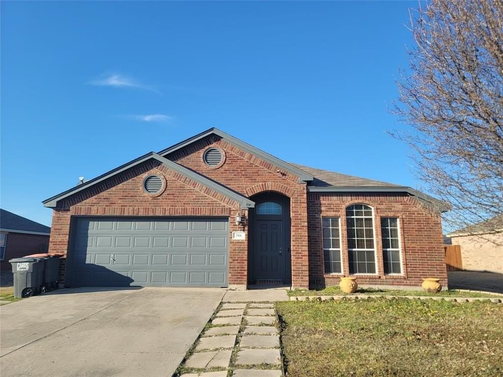 306 Charleston Dr - Photo 4 of 23