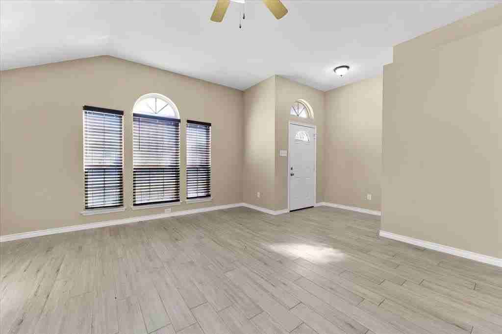 1605 Bob Dr - Photo 2 of 20