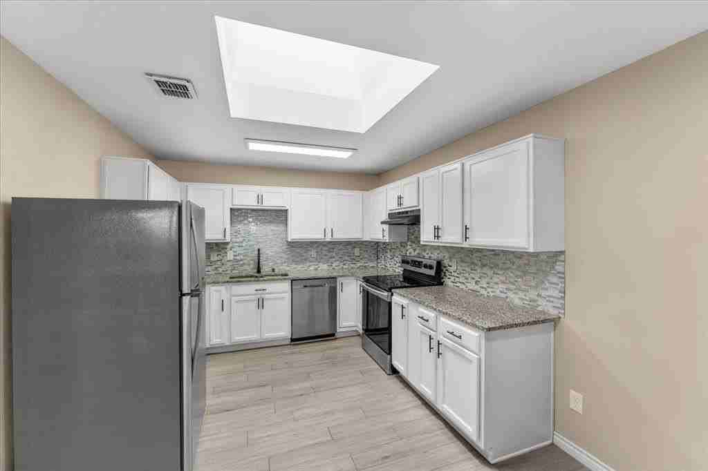 1605 Bob Dr - Photo 6 of 20