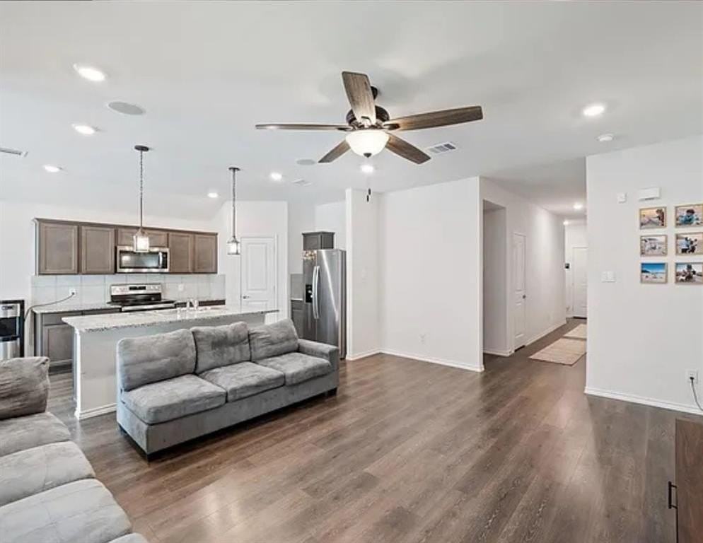 2228 Starling St - Photo 6 of 23