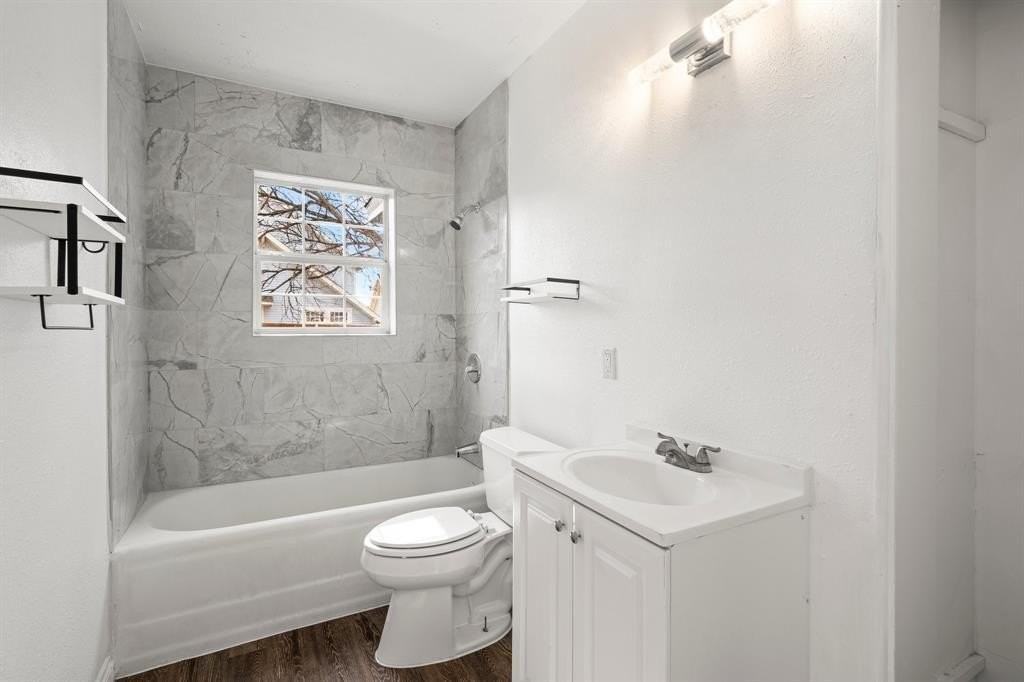 612 W 5th St - Photo 7 of 14