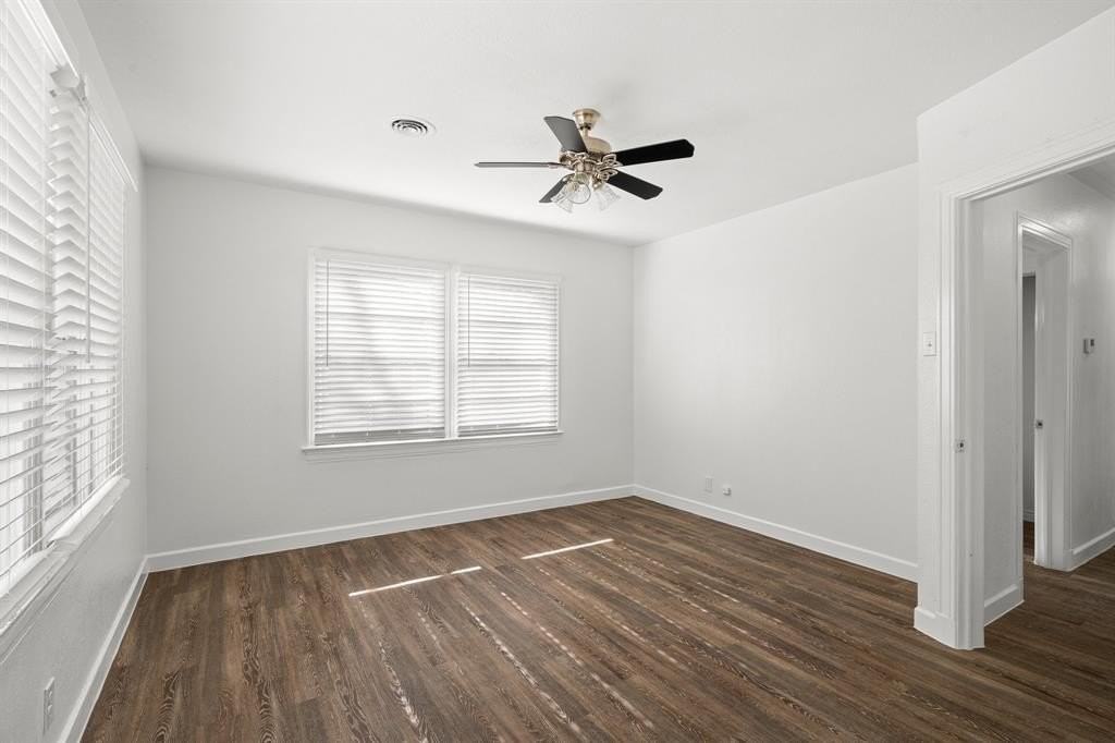 612 W 5th St - Photo 4 of 8