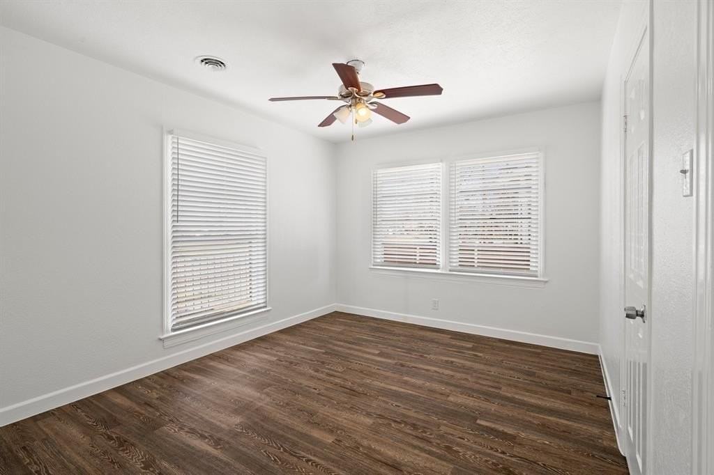 612 W 5th St - Photo 5 of 8