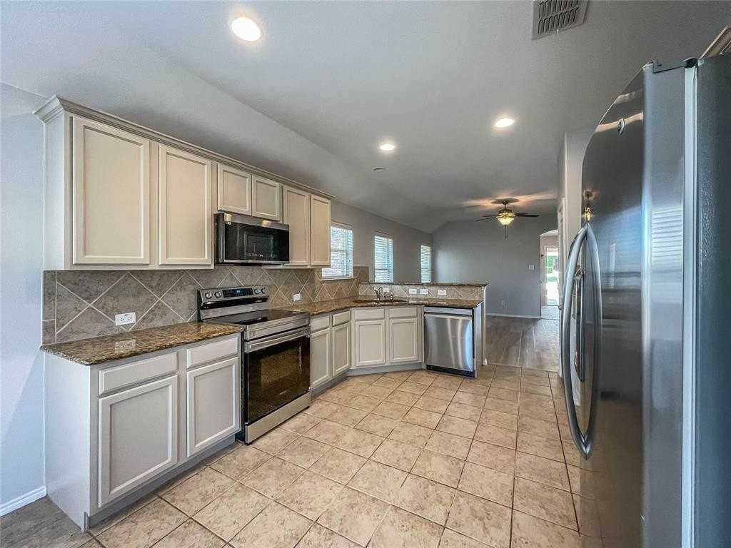 12217 Walden Wood Dr - Photo 7 of 20