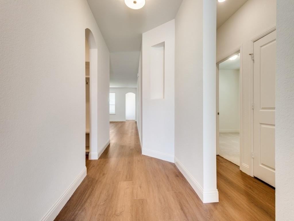 2704 Donella Dr - Photo 4 of 25