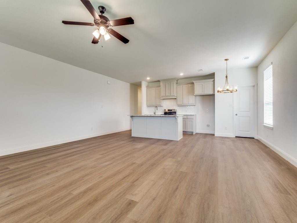 2704 Donella Dr - Photo 6 of 25