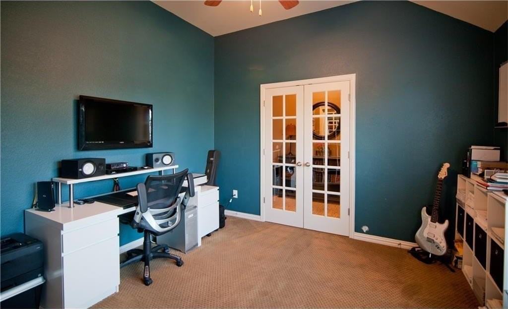 3340 Lone Tree Ln - Photo 4 of 26