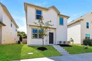 featured image of 5640 Willamette Dr