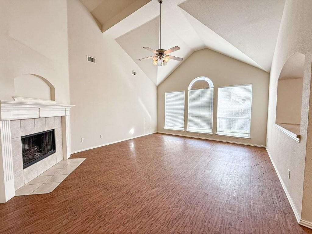 8014 Amesbury Ln - Photo 2 of 16