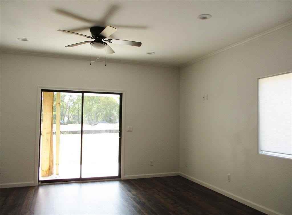 410 E 8th St #2 - Photo 5 of 16