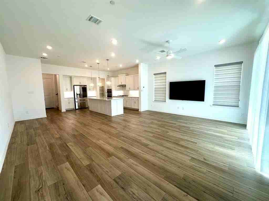 1250 Daybreak Dr - Photo 2 of 32