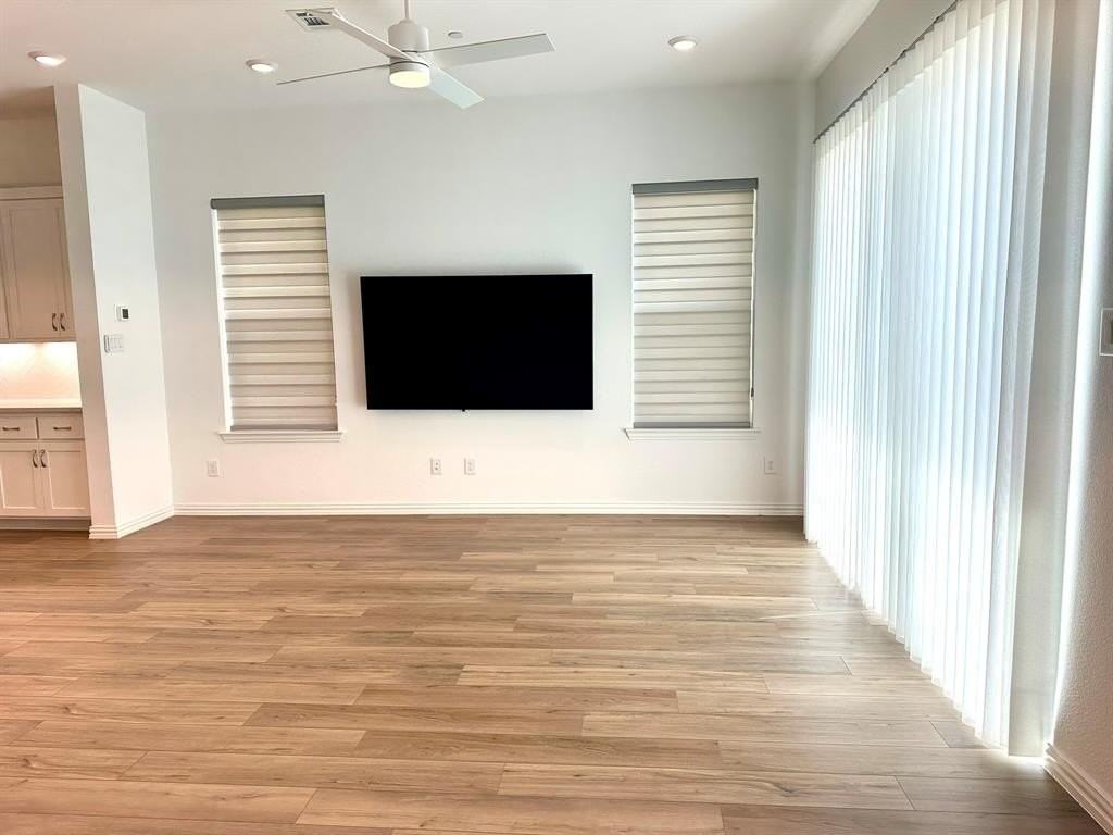 1250 Daybreak Dr - Photo 4 of 32