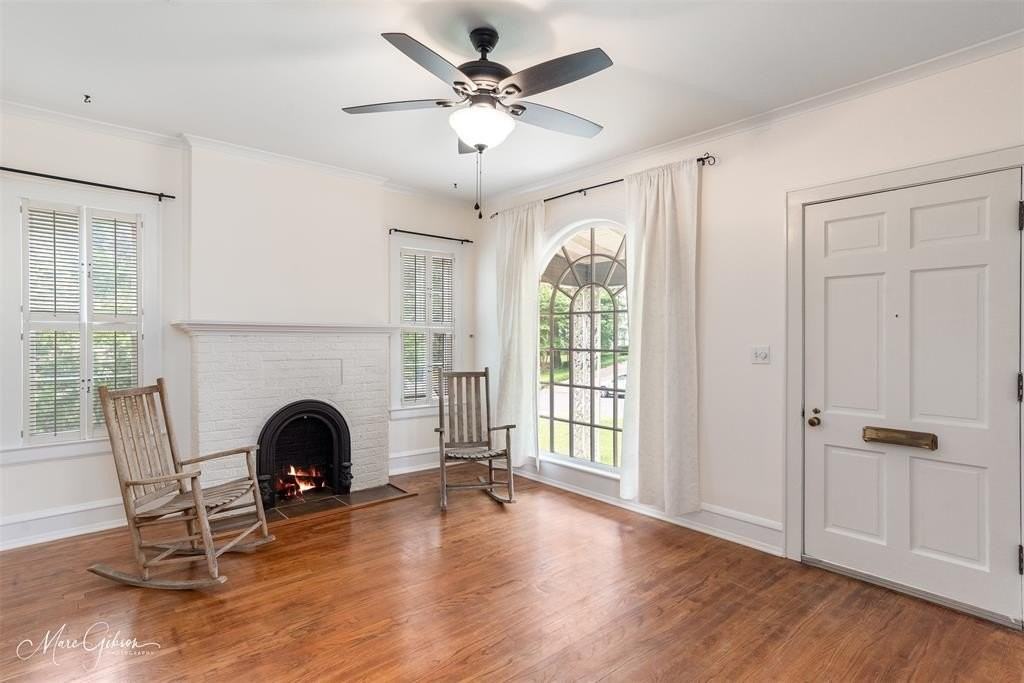 3827 Baltimore Ave - Photo 3 of 20