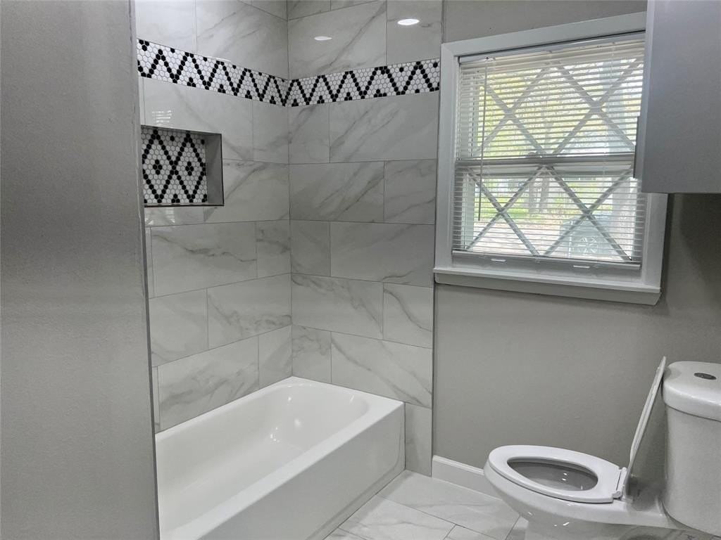 1508 Grantland Cir - Photo 4 of 18