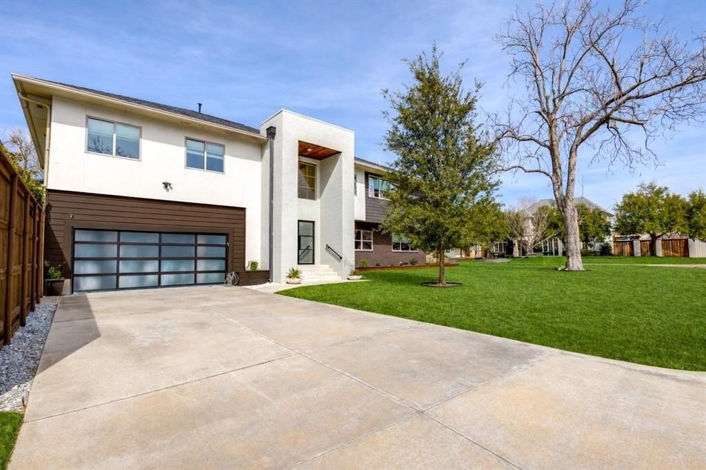 9831 Lakemont Dr - Photo 2 of 35