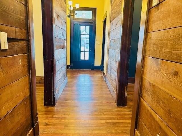 627 W Chestnut St - Photo 2 of 25