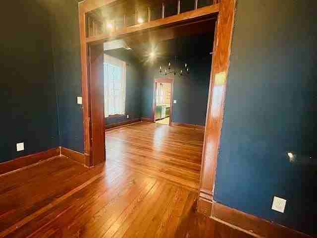 627 W Chestnut St - Photo 5 of 25