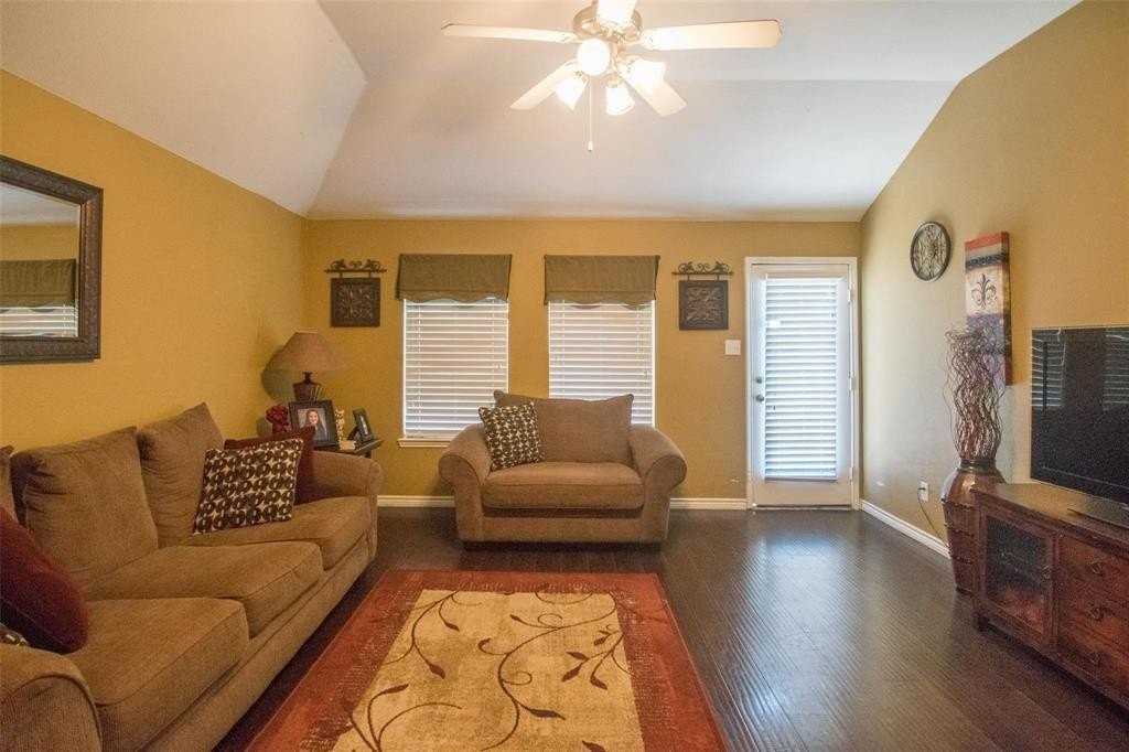 2806 Morgan Dr - Photo 3 of 33