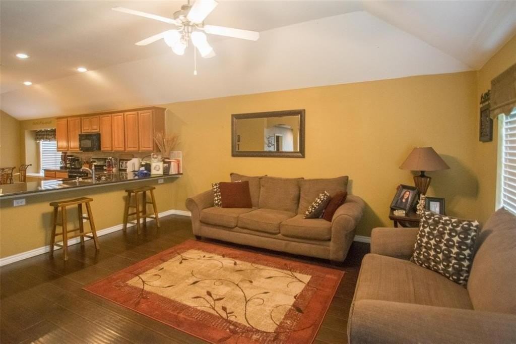 2806 Morgan Dr - Photo 5 of 33