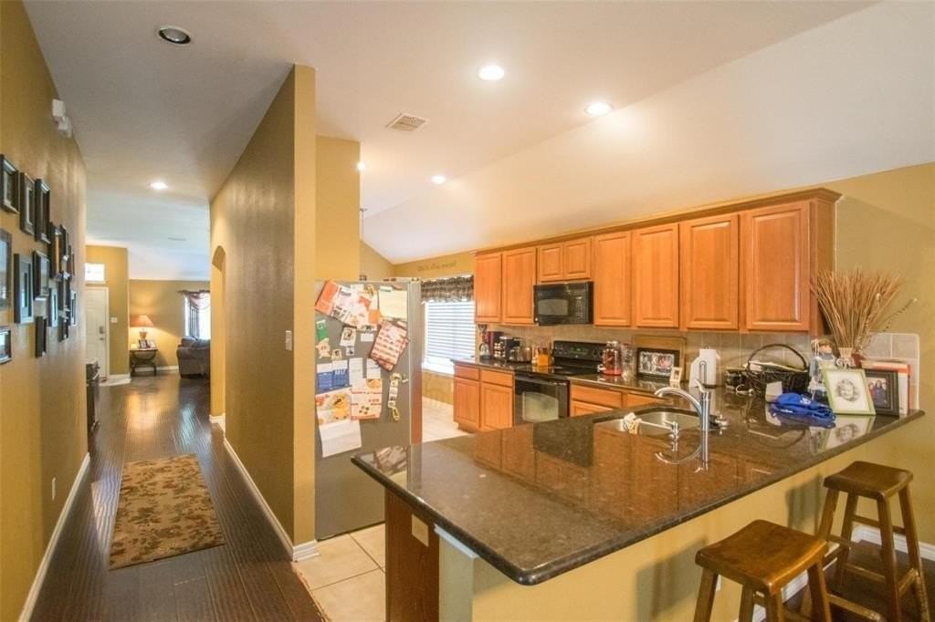 2806 Morgan Dr - Photo 7 of 33