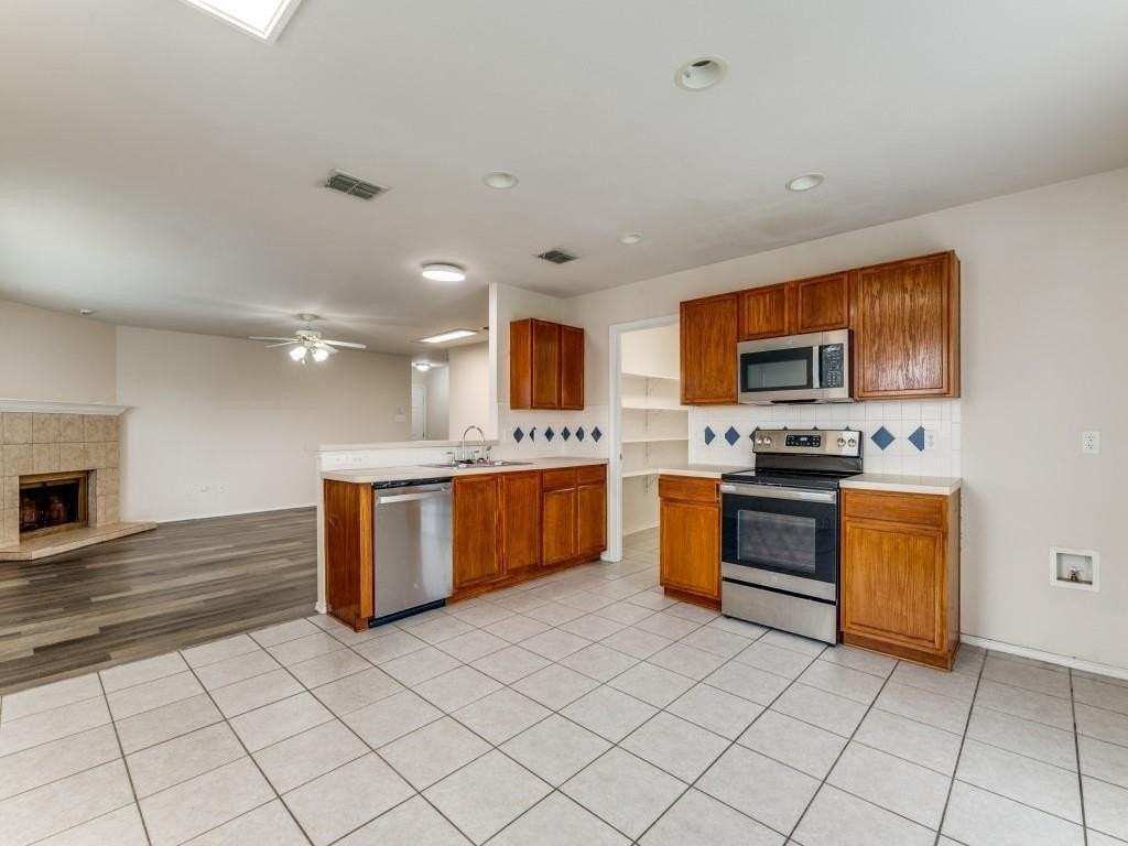 9436 Goldenview Dr - Photo 5 of 12