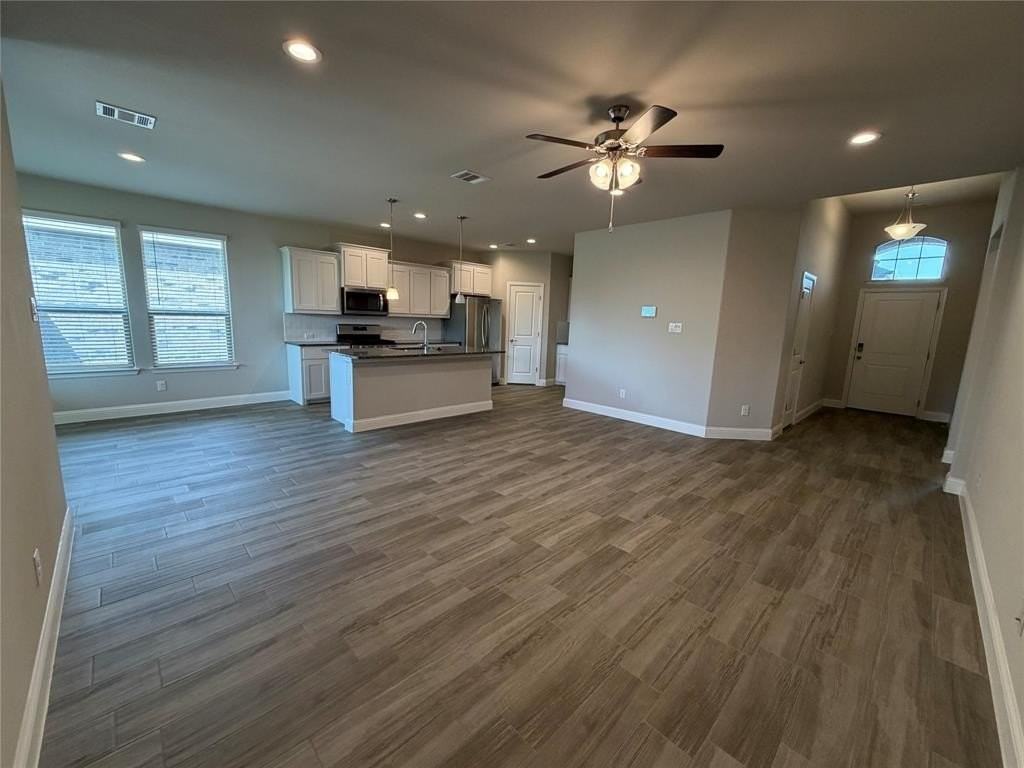 1117 Presidio Ln - Photo 3 of 19