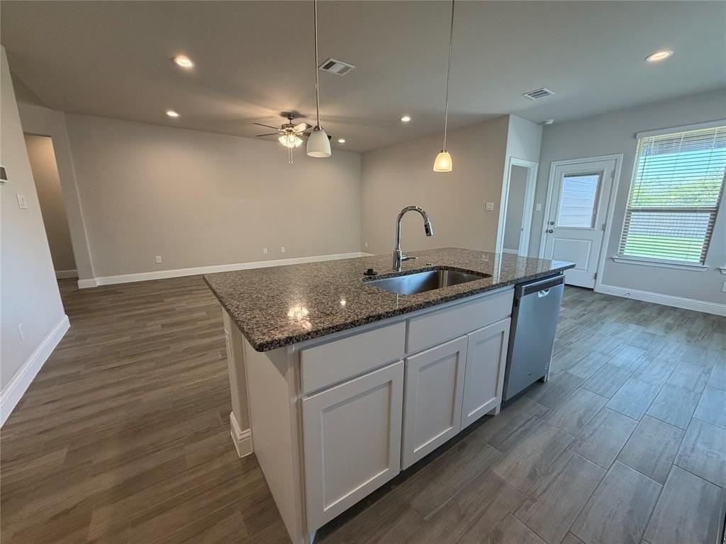 1117 Presidio Ln - Photo 7 of 19